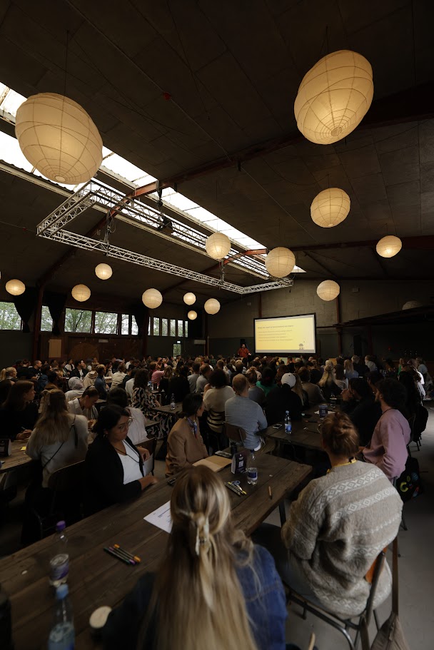 Konferenceopstilling i hallen